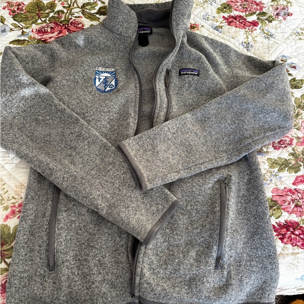 Patagonia Heather Gray Fleece Jacket LECOM